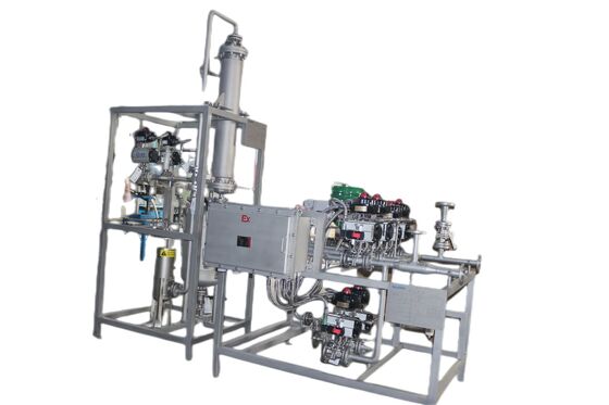 Urządzenia do użytku przemysłowego, zamontowane na ślizgaczach z wałkiem piłkowym pływającym i typem przepustowym dla ślizgów procesowych